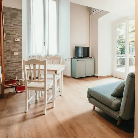 Apartment Re - Lakeside L&b