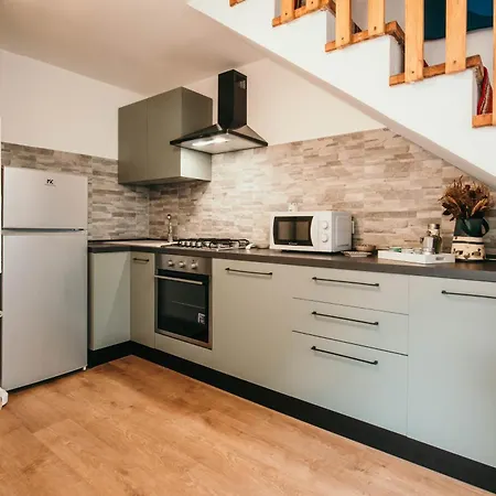 Re - Lakeside L&b * Бавено