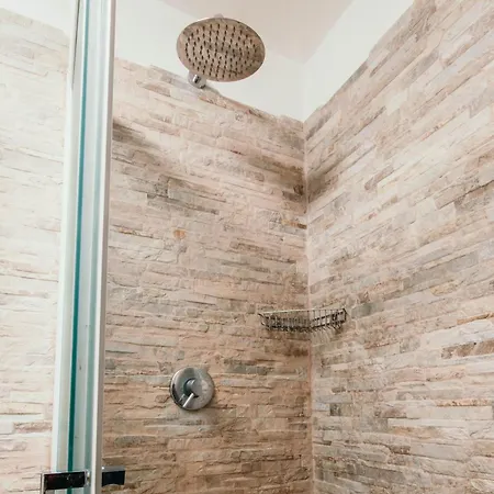 Re - Lakeside L&b Apartment Baveno