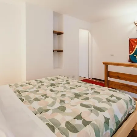 Re - Lakeside L&b Appartement